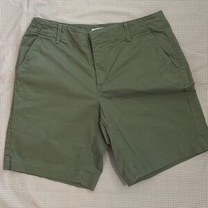 LOFT Monroe 9 Inch Olive Green Chino‎ Shorts Women's Size 8 curvy Bermuda
